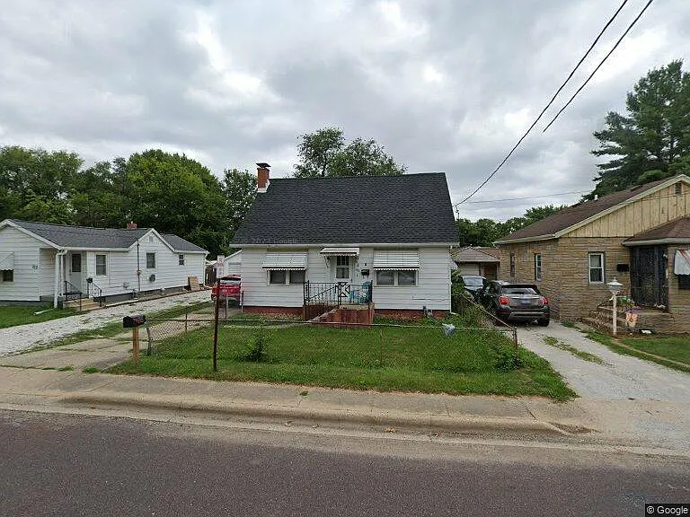 105 Caroline St photo 1