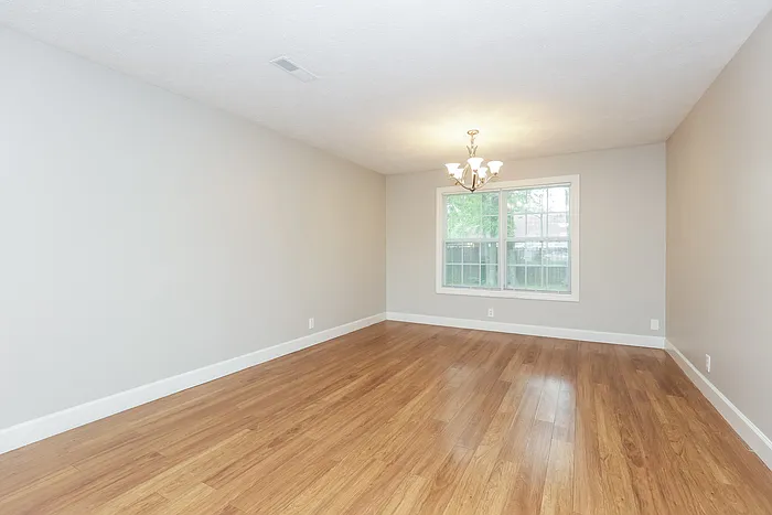 2057 Aberdeen Cir — Photo 6