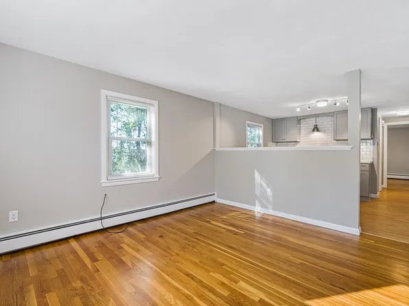 11 Ridgley St #3, Worcester, MA 01606