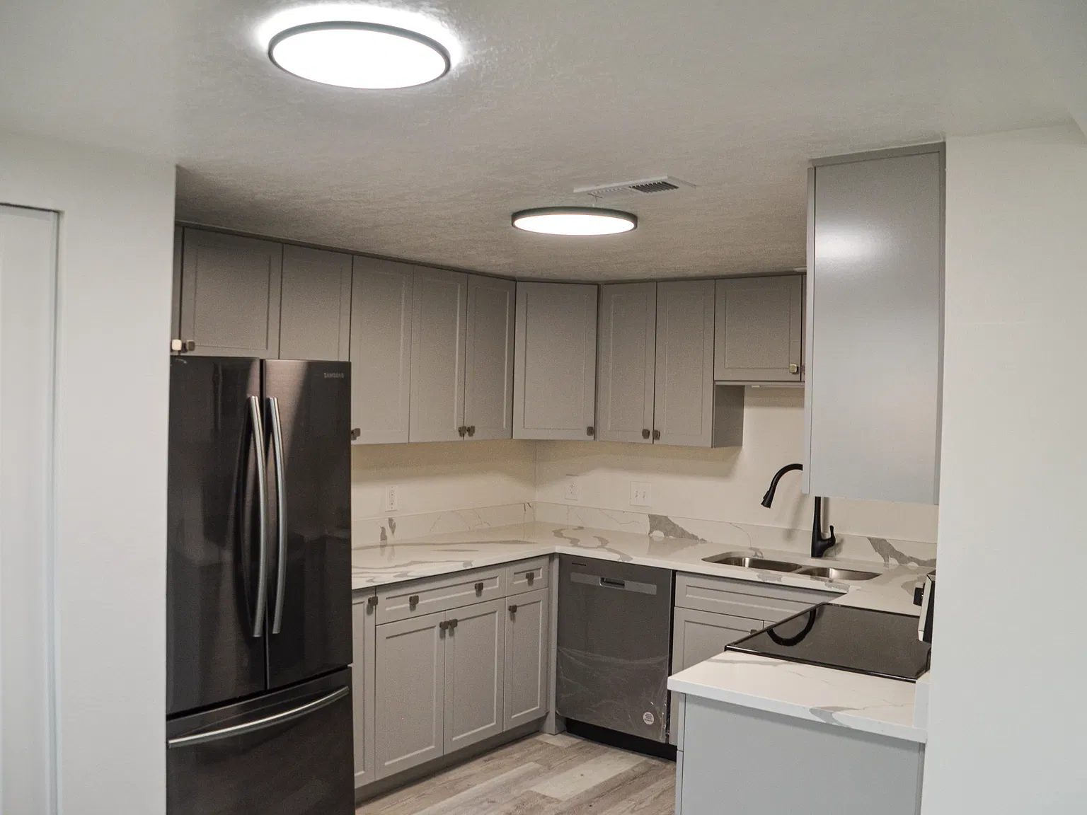 3 bed, 1.5 bath, 1250 sqft, $2,650 — Photo 3