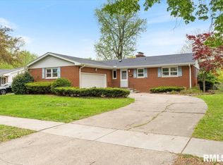 2441 Parkview Dr, Springfield, IL 62704