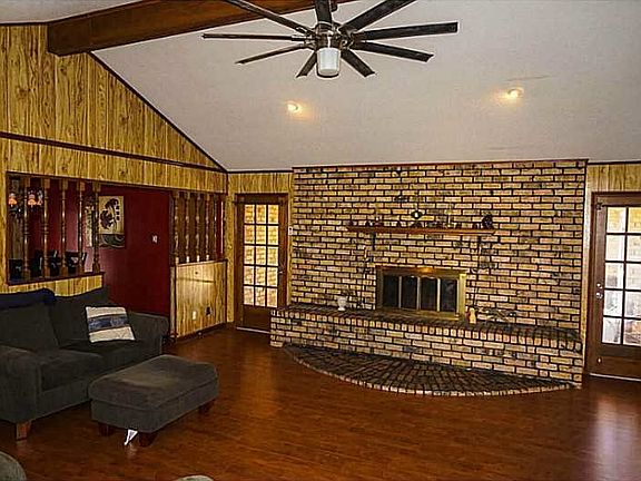 3rd image of 427 S Holly Hill Cir