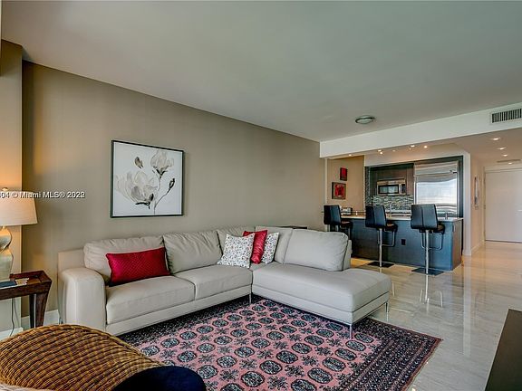 3rd image of 500 Brickell Ave APT 1600
