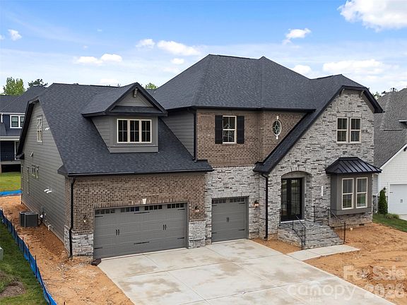 2nd image of 1011 Detweiler Rd