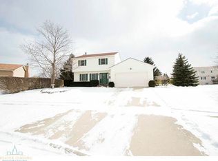 930 Westover Cir, Lansing, MI 48917