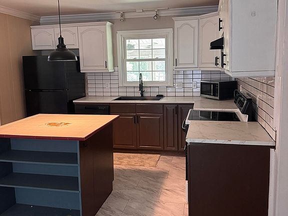 5th image of 103 W Point Ct