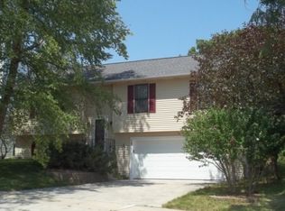 7810 W Oakbrook Cir, Madison, WI 53717