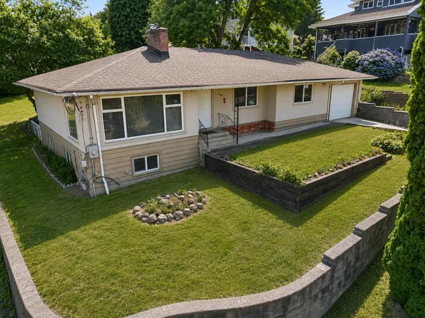 11028 129a St, Surrey, BC V3T 3L1