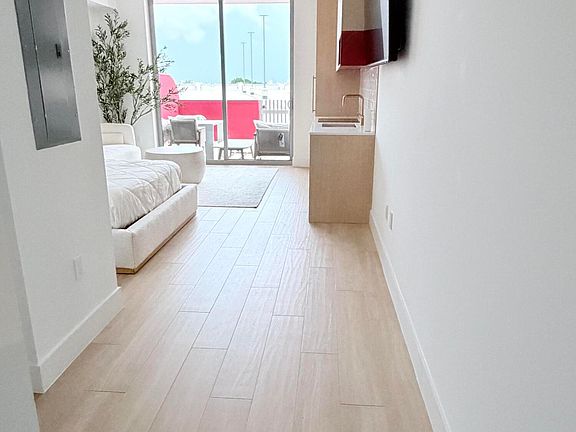 4th image of 90 NE 32nd St #525