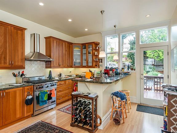 5th image of 82-82A Saint Marys Ave #82A