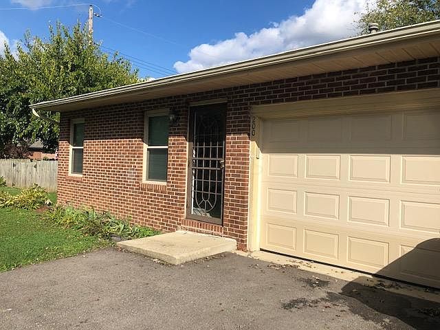 1st image of 200 Oak Meadow Dr