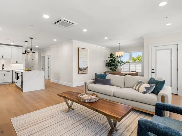 16 Franklin St #1503, Salem, MA 01970