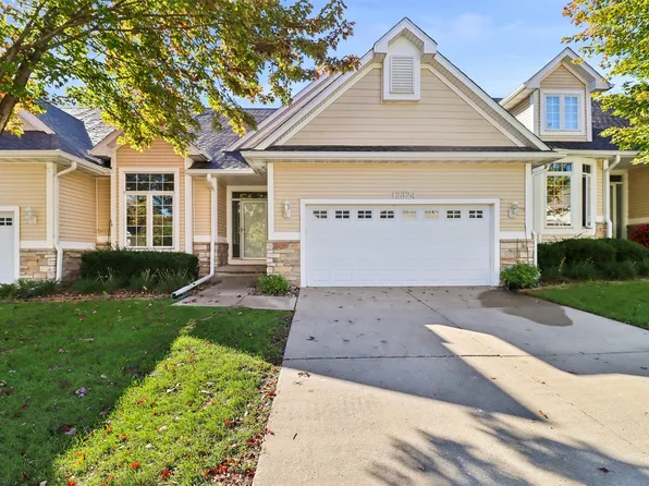 12324 Sunflower Dr, Urbandale, IA 50323
