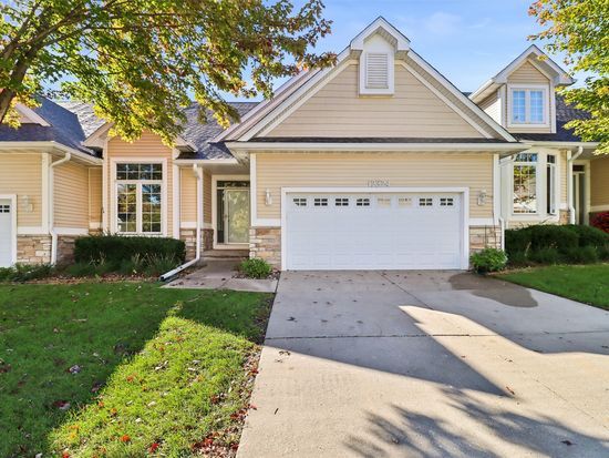 12324 Sunflower Dr, Urbandale, IA 50323