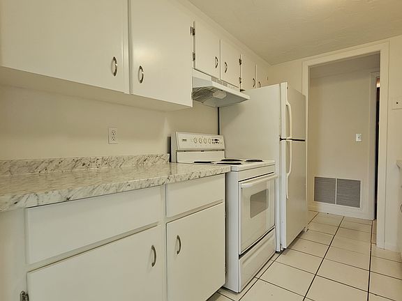 4th image of 66 Brian Dr APT E