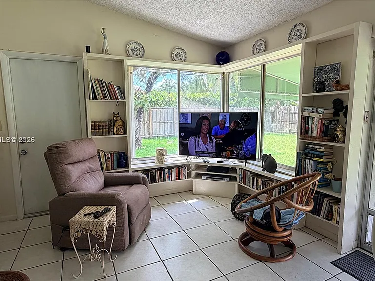 13325 SW 100th Ter — Photo 5