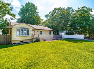 106 Cedar St, Centereach, NY 11720
