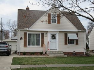 4568 Forest Edge Dr, Brooklyn, OH