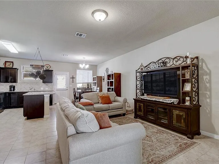 412 Crater Lake Dr #412 — Photo 8