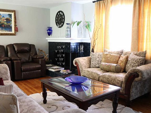 4th image of 2744 W Harter Ave