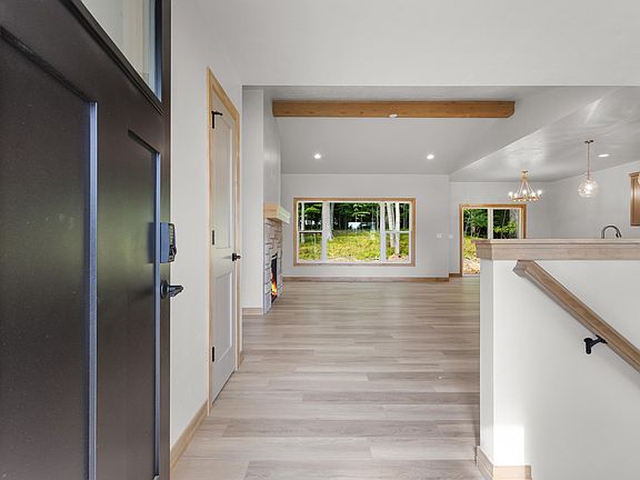 5th image of W173 Meadow Ridge Trl