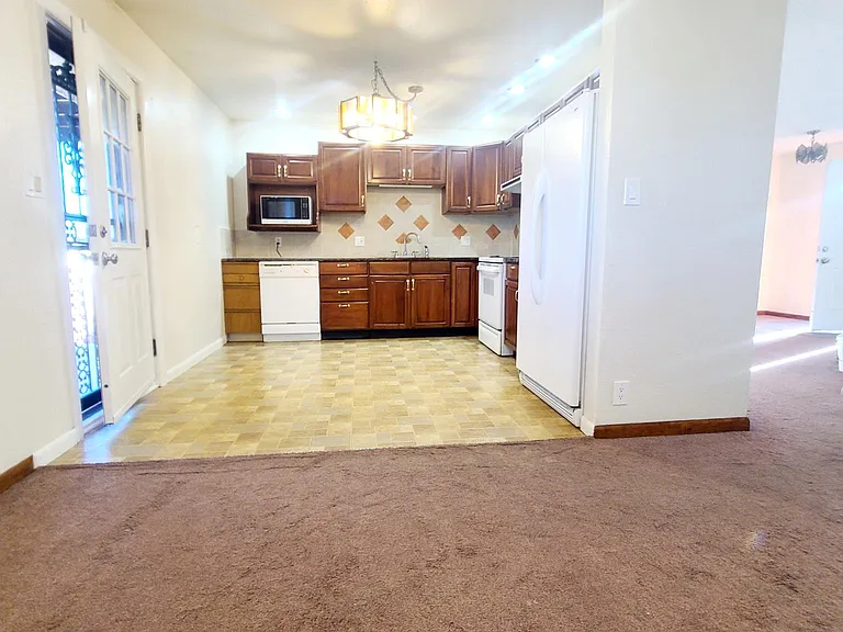 7242 Cherry St — Photo 9