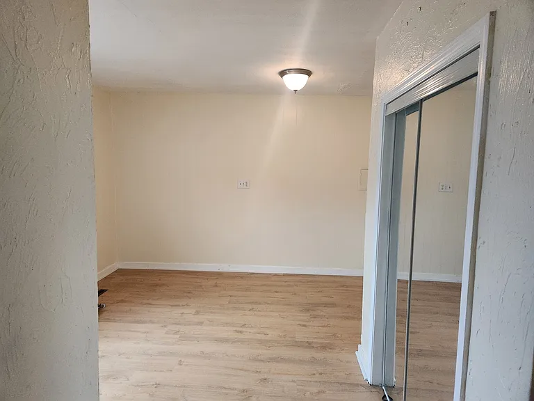 8 Main St #1 — Photo 3