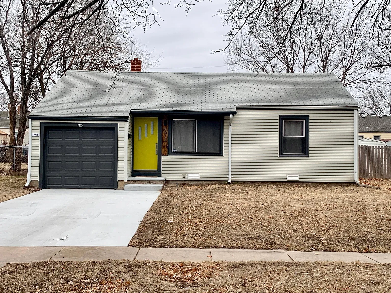 1914 S Ridgewood Dr — Photo 1