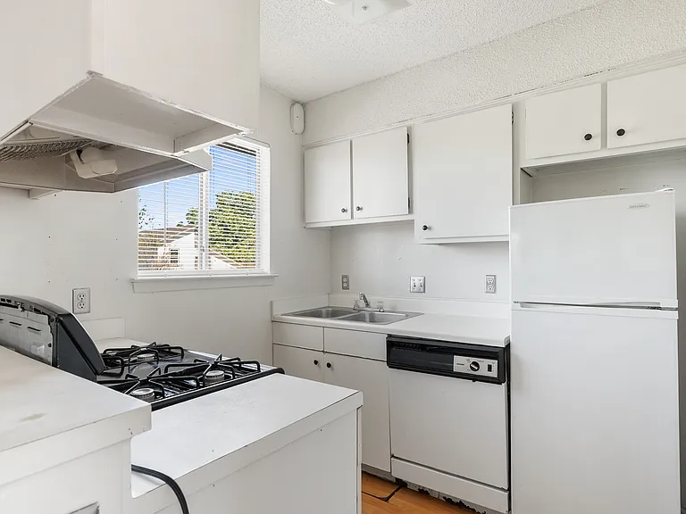 515 Krebs Ln #204 — Photo 16