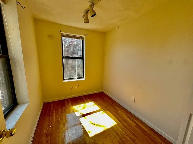 1 bed, 9999 sqft, $2,450 — Photo 3