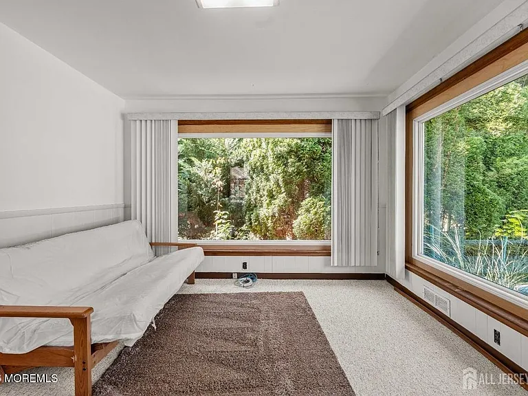 7 Addalia Ln — Photo 5