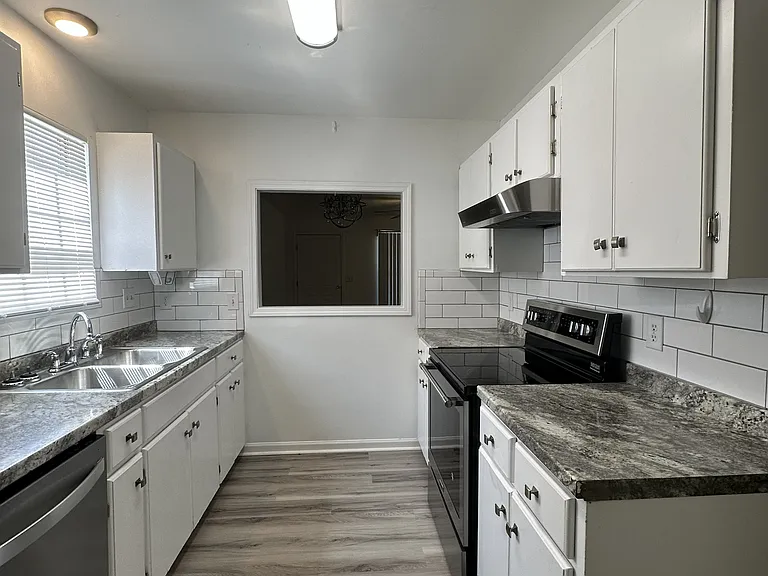 4320 Lexington Way — Photo 8