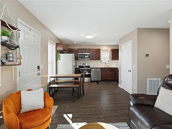 5th image of 724 S 21st St