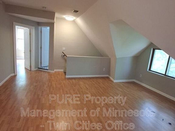 5th image of 140 Belvidere St W Unit 2