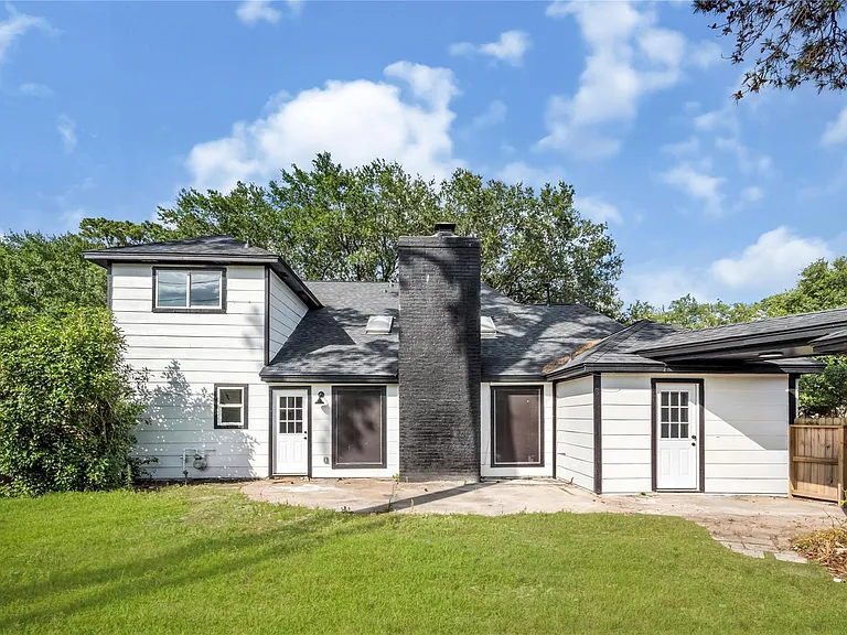 14015 Cleobrook Dr — Photo 3