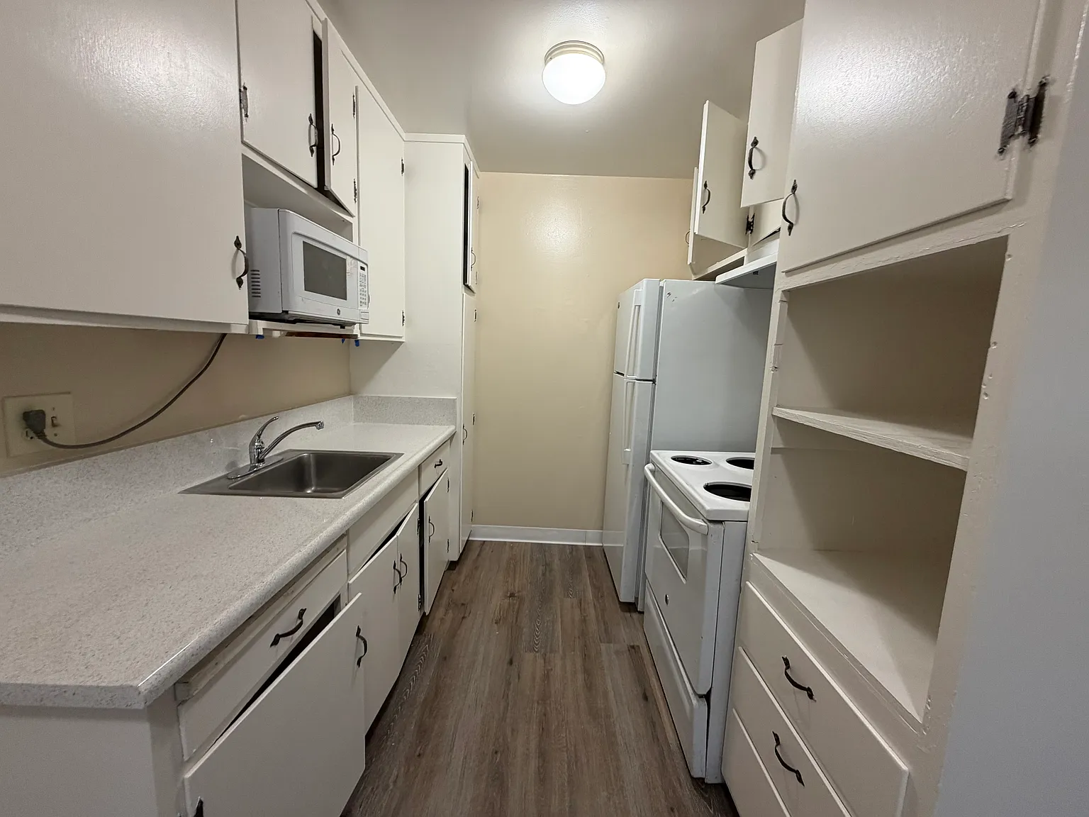 2 bed, $2,995 — Photo 1