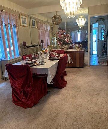 4th image of 2751 Pearsall Ave