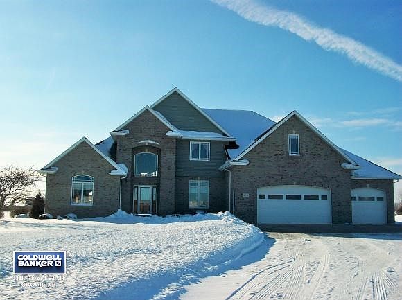 Beautiful  2 Story-2.52 Acre