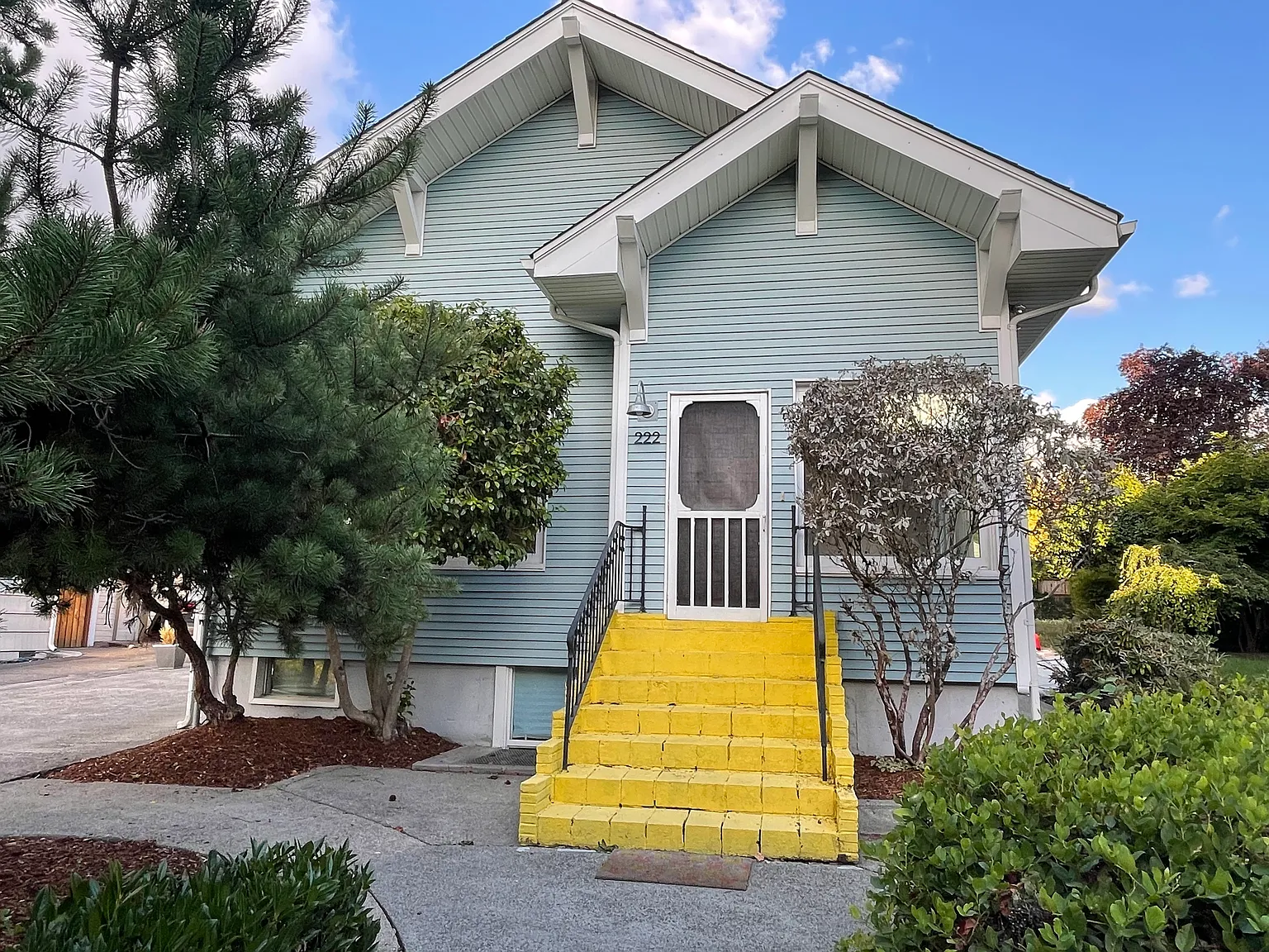 4 bed, 2.5 bath, 1966 sqft, $2,850 — Photo 1