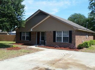 1633 Latham Ct, Hinesville, GA 31313