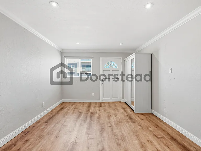 470 Westmoor Ave — Photo 7