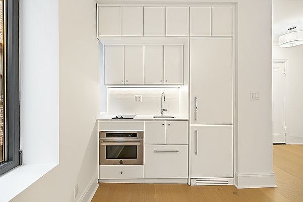 1st image of 220 W 24th St APT 4R