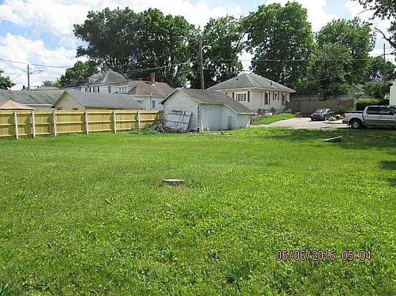 2nd image of 461 Riverside Dr