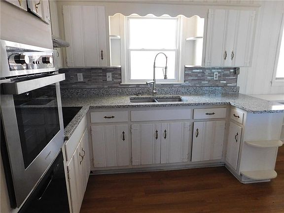 2nd image of 311 Bryant Rd