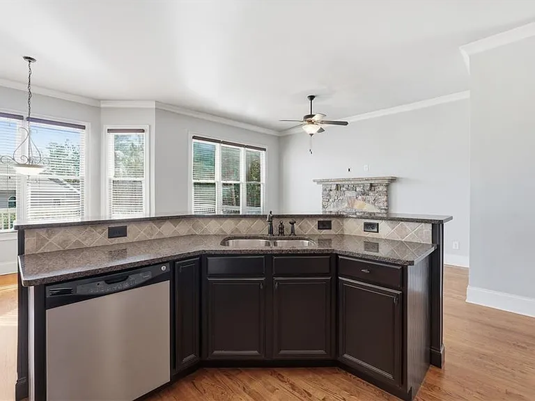 6437 Blue Water Dr — Photo 27