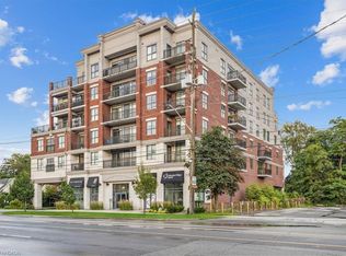 34 Plains Rd E #501, Burlington, ON L7T 0B9