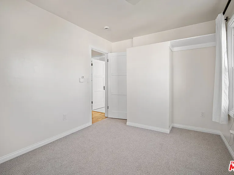 819 Crestmoore Pl — Photo 33