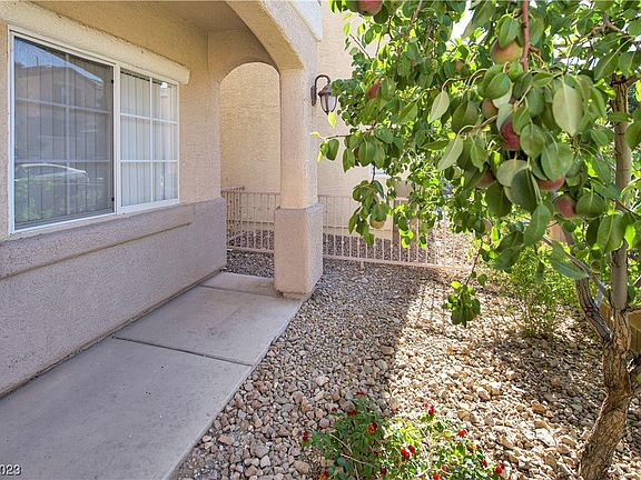 2nd image of 9905 Mustang Creek Way