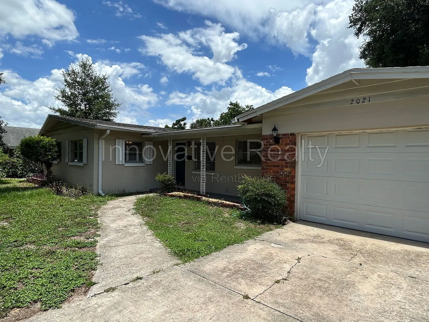 3 bed, 2.0 bath, 1425 sqft, $2,400 — Photo 3