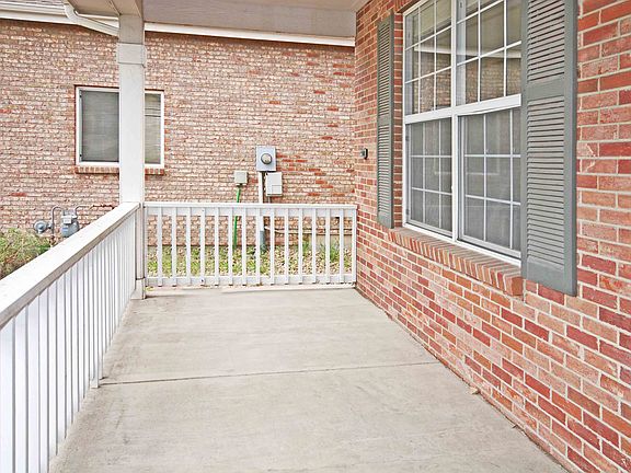 5th image of 8095 E Byers Ave
